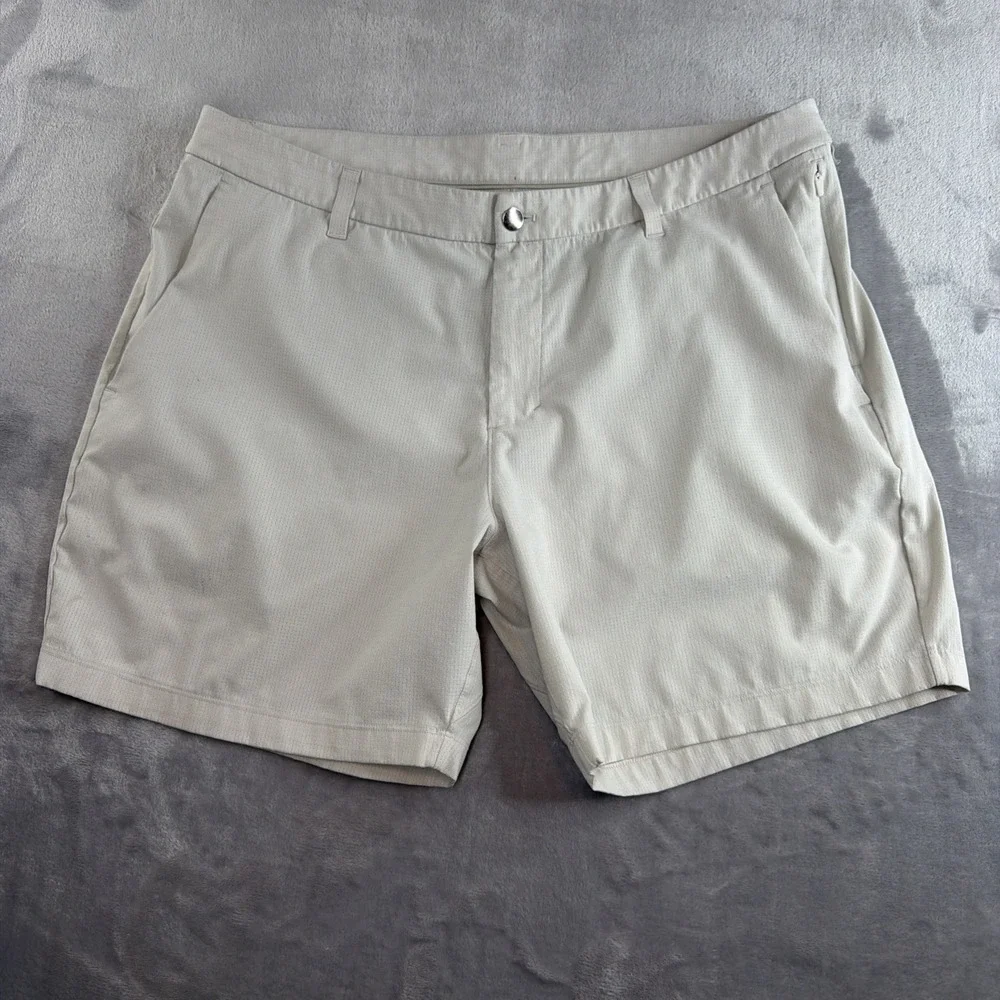Lululemon Mens Size 38 Beige Khaki Golf Shorts Stretch Performance Pockets